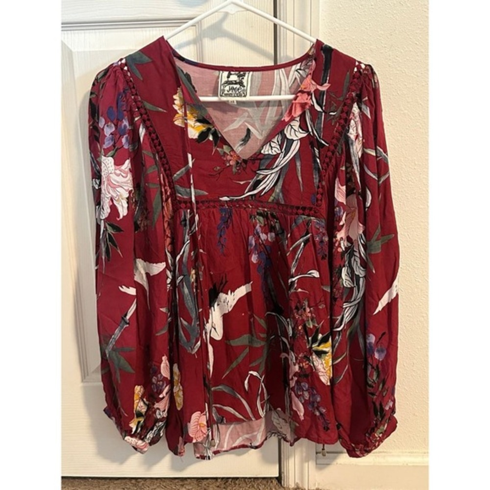 Jaase top Long sleeve Size XS Light flowy material loose fit floral